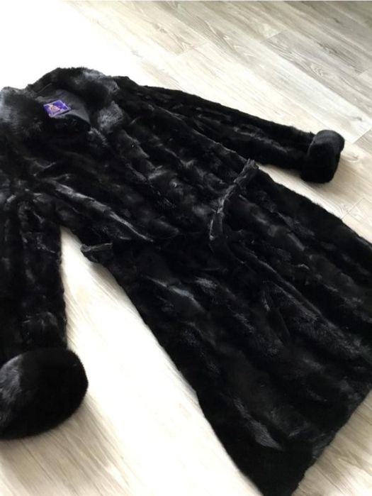 гарна норкова шуба