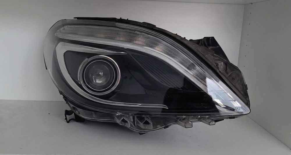 Farol Mercedes-Benz Classe B Bi-Xénon e LED 2011-2018 direito