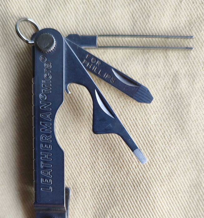 Multitool Leatheman Micra + scyzoryk Victorinox Classic SD