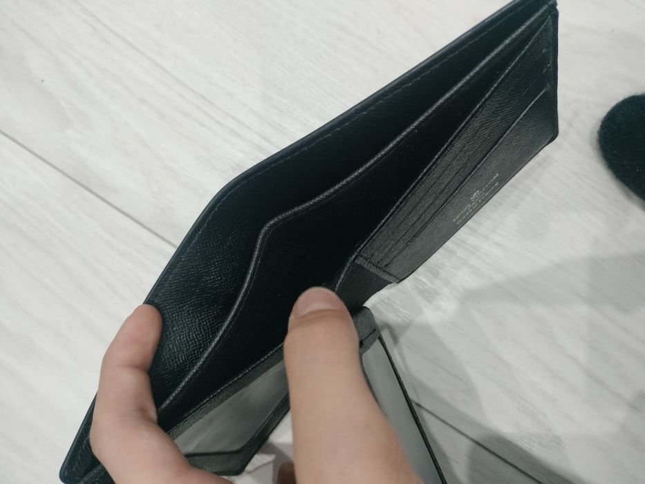 Louis Vuitton-czarny portfel męski