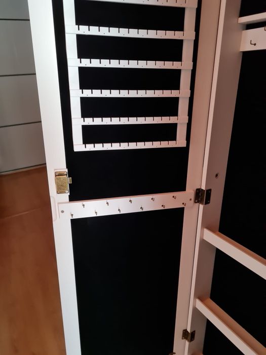 Armário Guarda Jóias