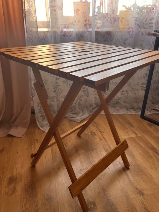 Розкладний стіл