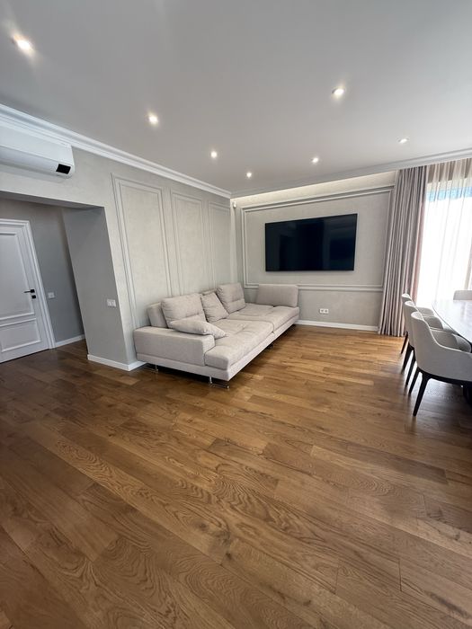 Продаж сучасного котеджу Зубра