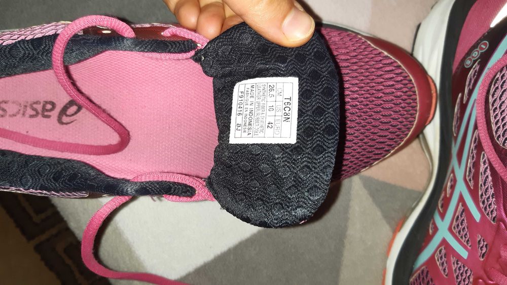 Кросівки  Asics,  кеди шкіряні 41 розмір