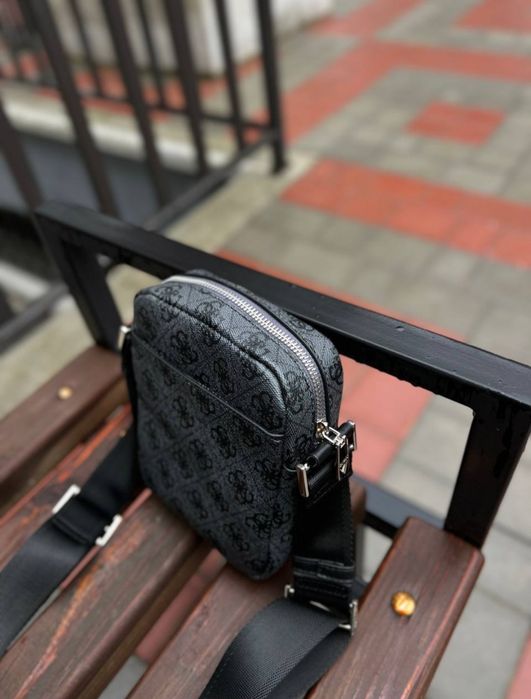 Сумки Guess Vezzola чорний колір-сірий