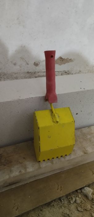 Ковшик для газоблоку