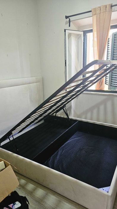 Cama com Sistema Elevatório