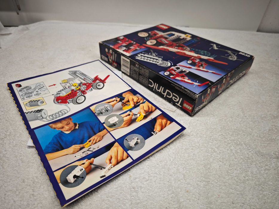 Lego Technic 8835 "Forklift"; 1989; [94]