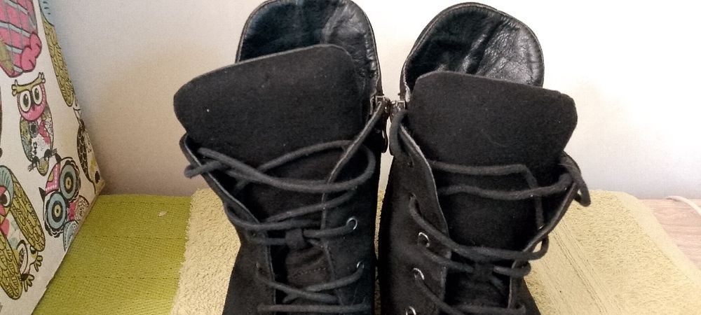 Czarne buty rozm.40