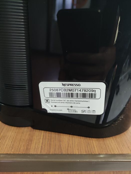 Máquina de café Nespresso Vertuo automática