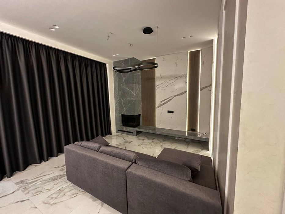 Продам дом с бассейном Новоалександровка