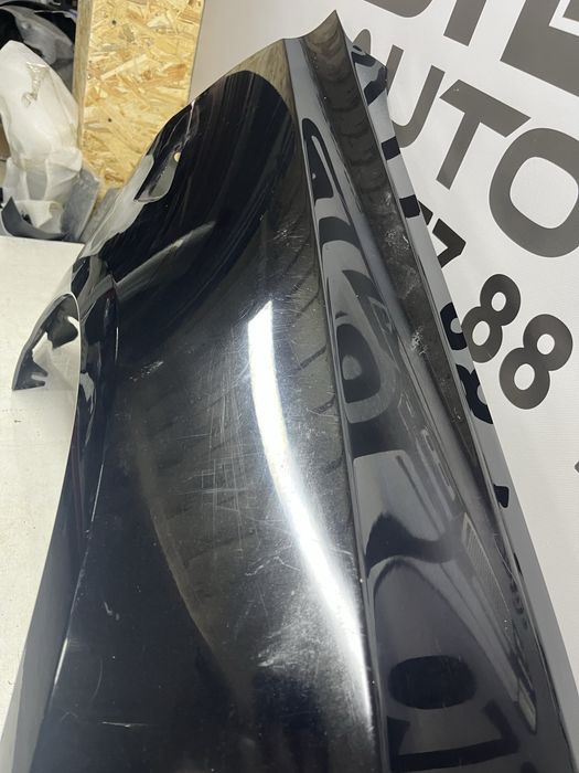 Праве крило Tesla Model 3