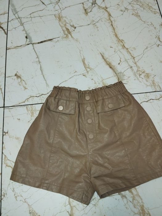 Шкіряні шортики на дівчинку