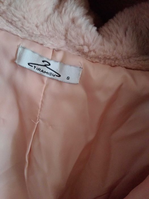 Casaco pelo rosa com capuz tamanho S