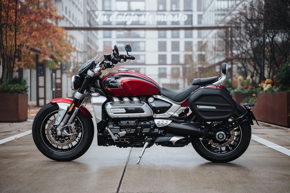 Triumph Rocket 3GT ( 2,5L ) - Wypożyczalnia Motocykli Warszawa | Rent Motorcycle Warsaw