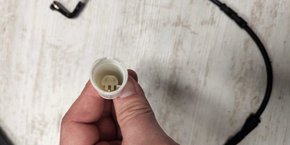 Датчик зносу тормозних колодок передній BMW 34356789440 Новий