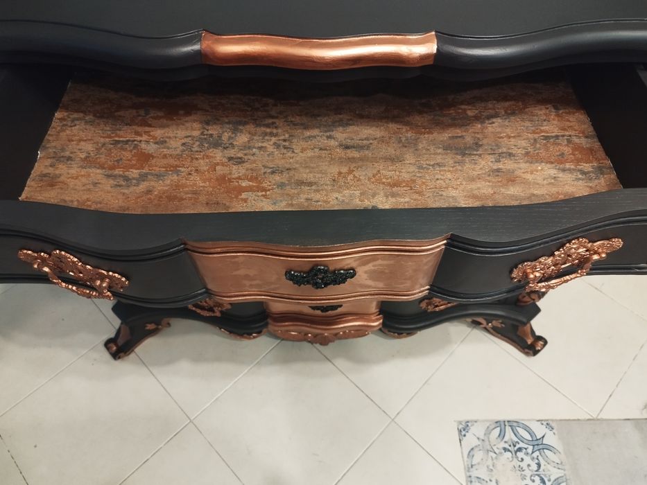 Cómoda estilo D. José requintada