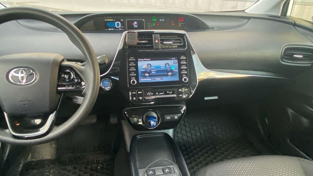 Toyota Prius Hybrid 2020 AWD 4x4