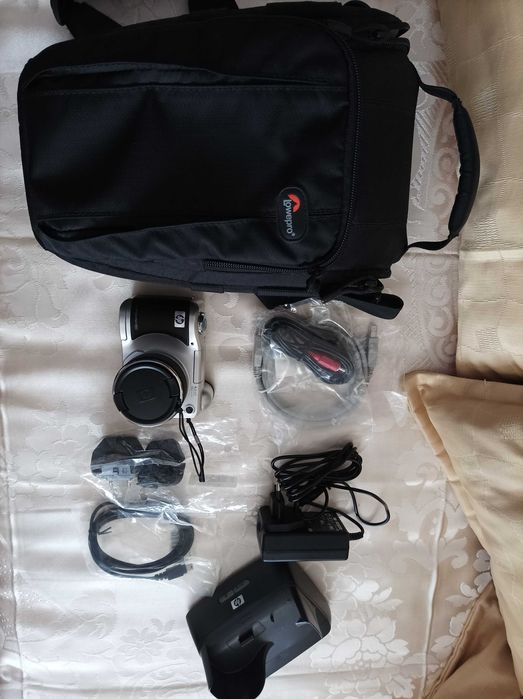 Digital Camera / Rocktrail Binoculars / Air Pump64584500824194124