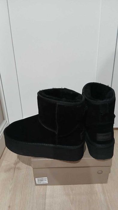 Zamszowe botki na platformie Venezia r.41