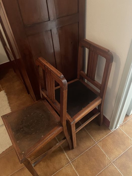 Par de Cadeiras de Quarto