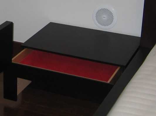 2 Mesas de Cabeceira em Wengué INTERFORMA