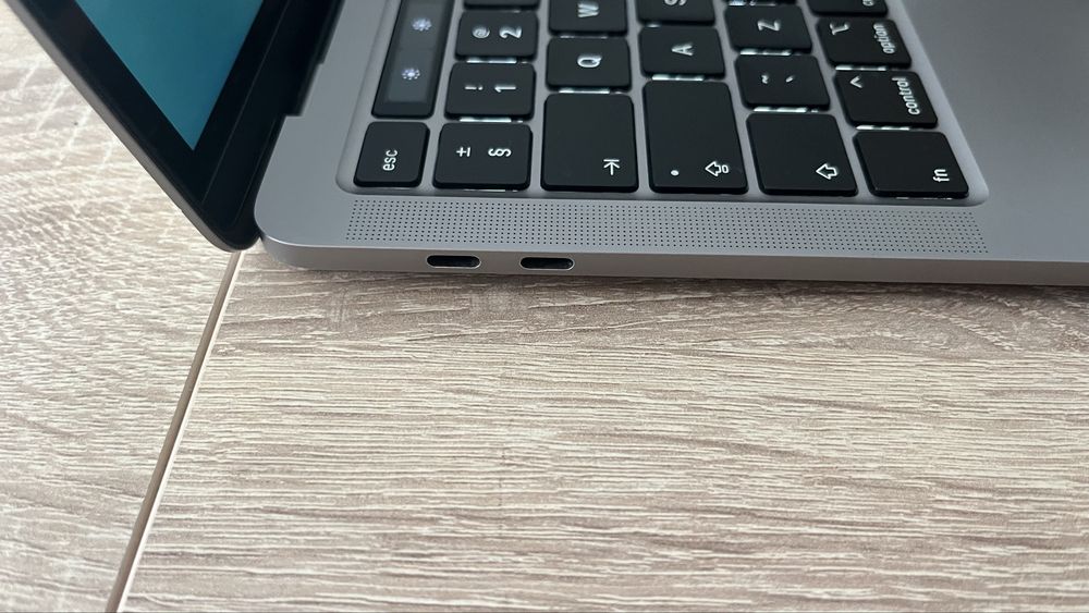MacBook Pro 13” 2020 Space Gray