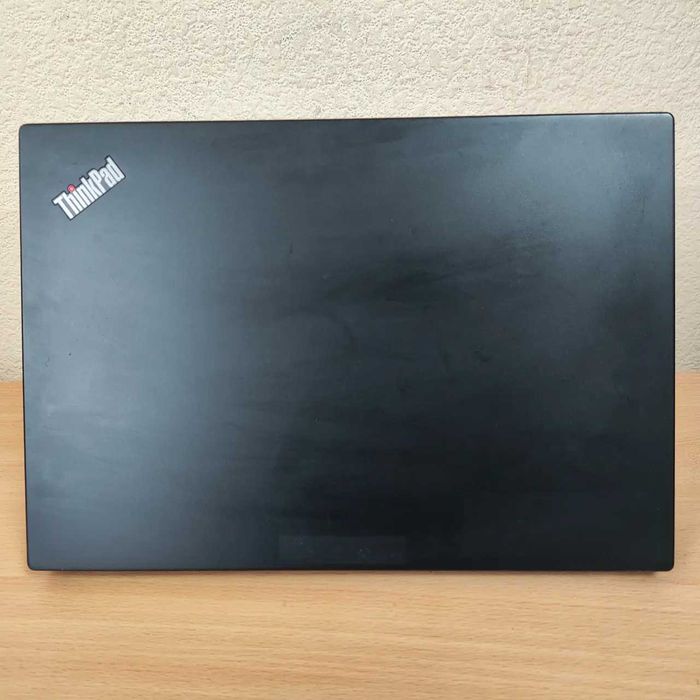 Потужний Lenovo X13 G1 13.3FHD/IPS Ryzen 5 Pro 4650U/8GB/SSD256/Vega6