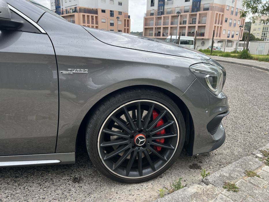 Mercedes-Benz CLA 45 AMG — fotografia 4