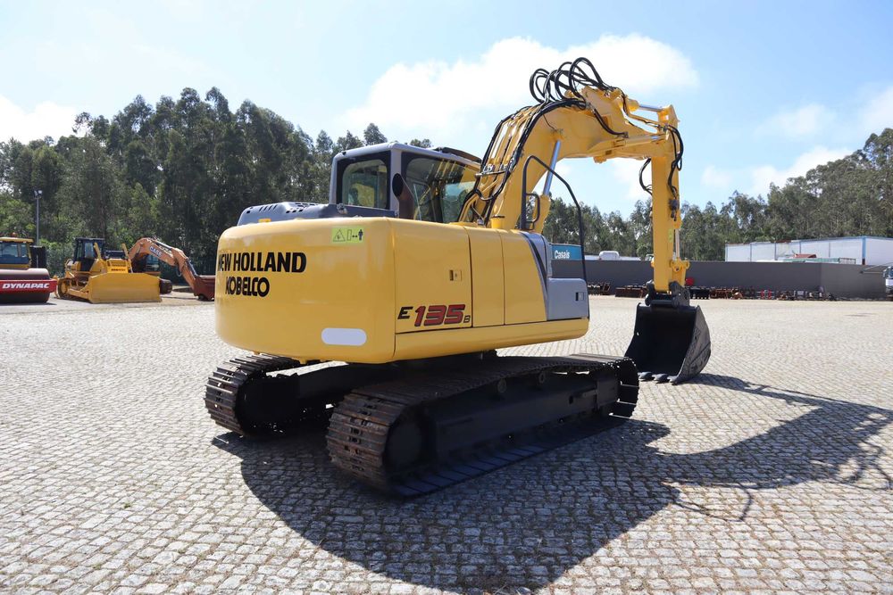 New Holland Kobelco E135B 2011 Escavadora de Rastos
