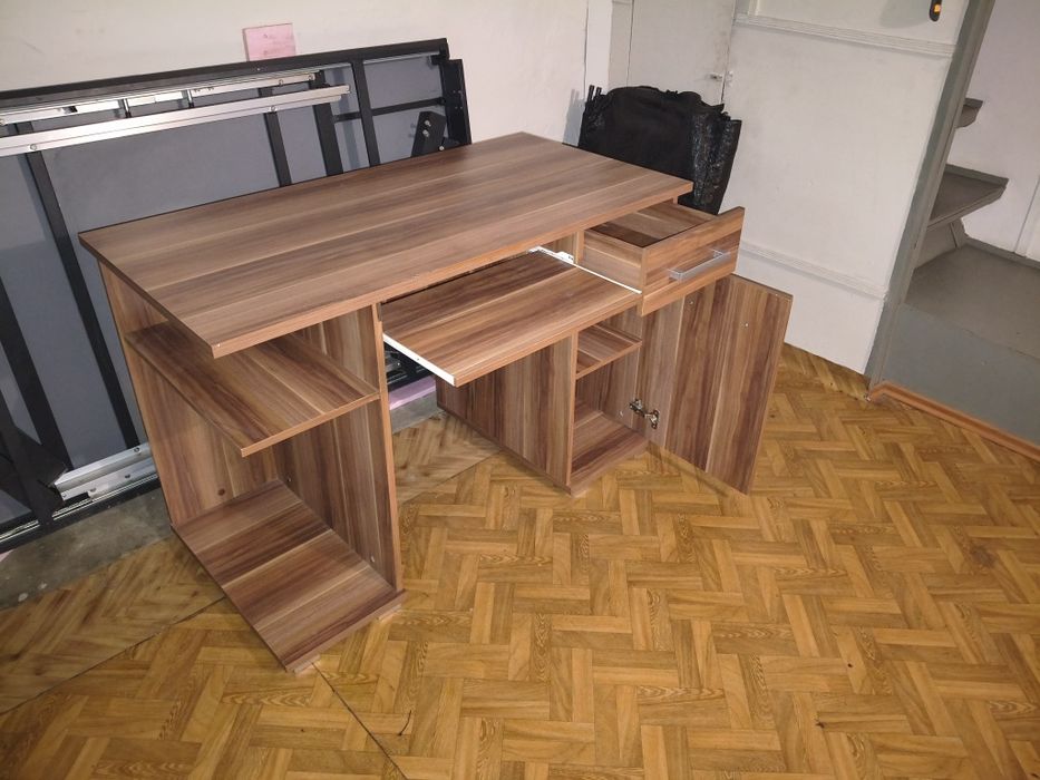 Przedam  biurko  120/60 cm