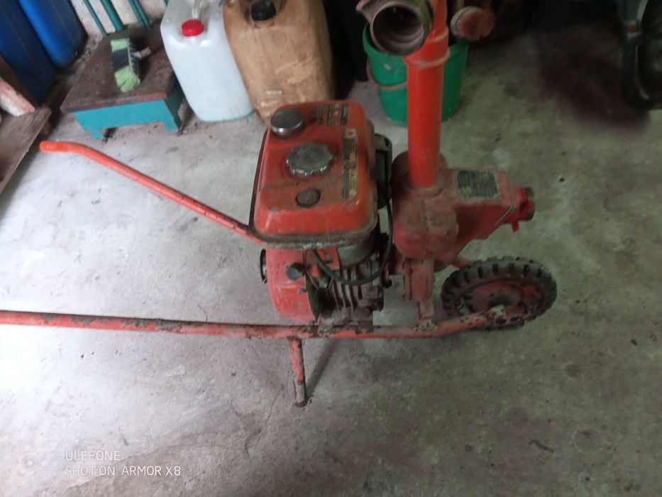 Moto bomba a gasolina e petróleo