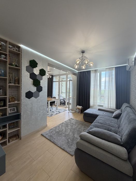Від власника 2к + кухня-вітальня 80 м² | Новий ремонт