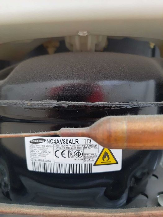 Lodówka biała wysoka samsung mc4a