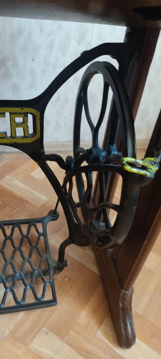 Sprzedam zabytkową maszynę do szycia SINGER