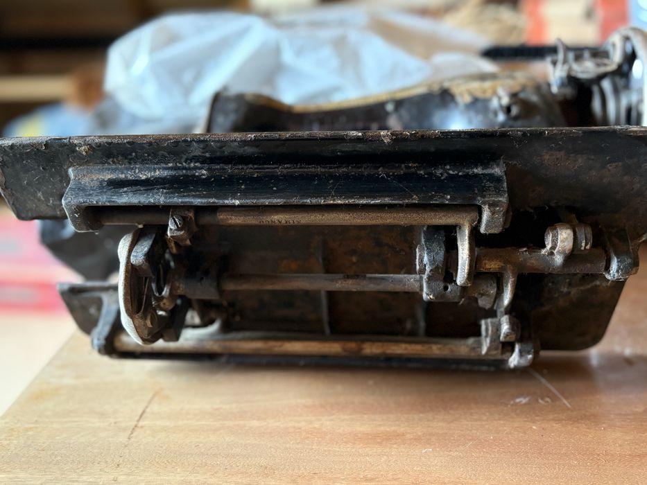 Старовинна машинка  для шиття