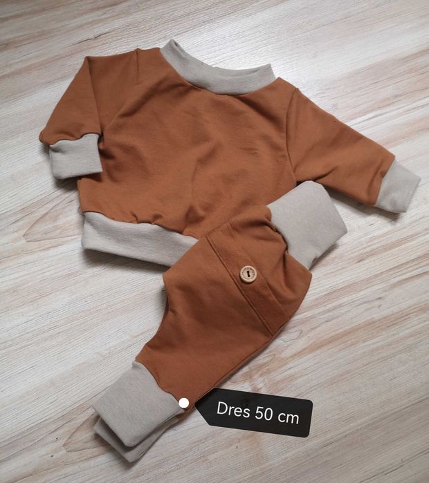 Dres niemowlęcy 50 cm uniseks