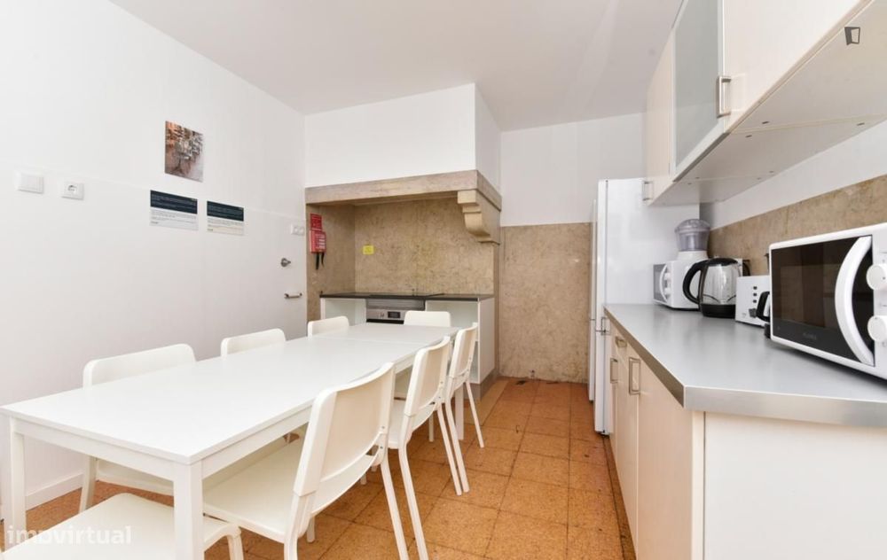 Quarto - localizado em Marquês de Pombal Lisbon