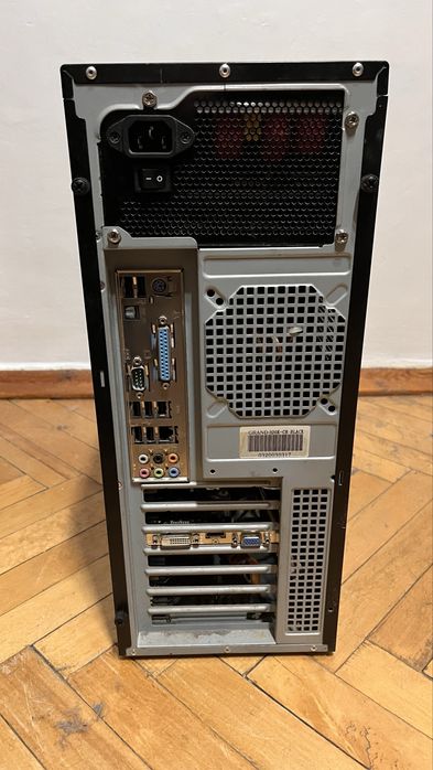 Комп’ютерний комплект: ПК + монітор + клавіатура і мишка