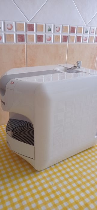 Máquina café Lavazzaa