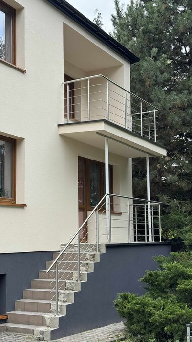 Balustrady nierdzewne podjazdy dla osób niepełnosprawnych