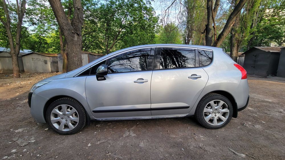 Продам Peugeot 3008 идеал Официальный