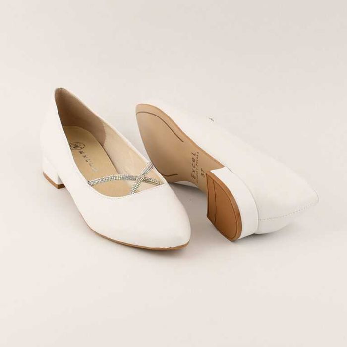 Białe czółenka ślubne 39