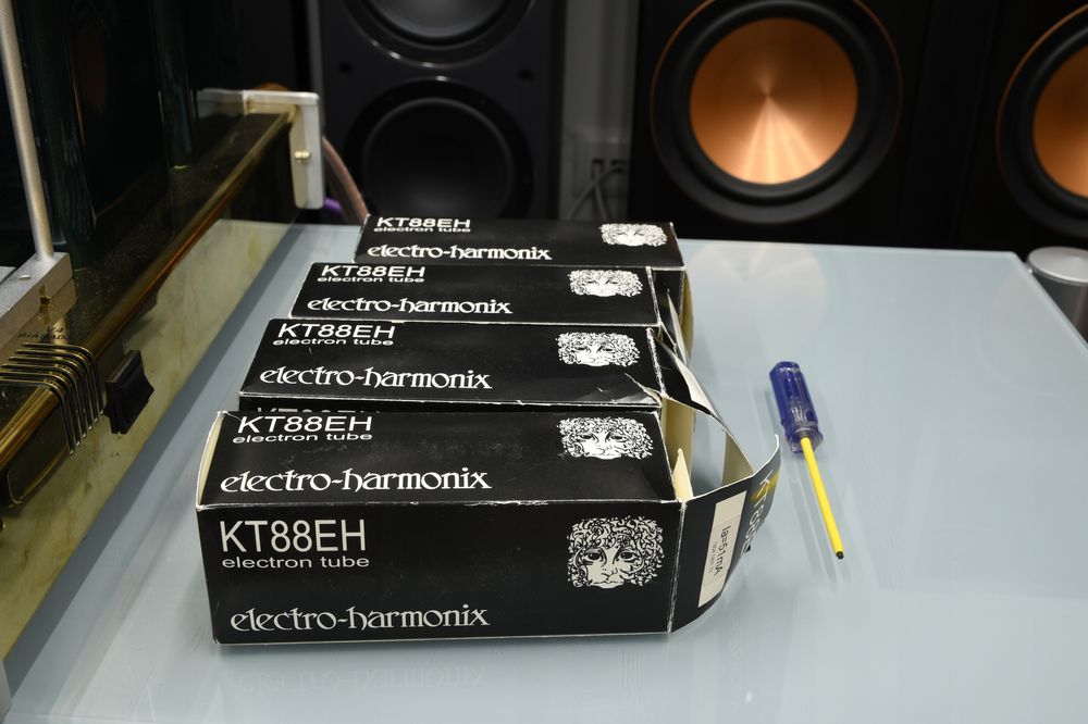 wzmacniacz stereo lampowy Yaqin MC-100B w idealnym stanie! + lampy