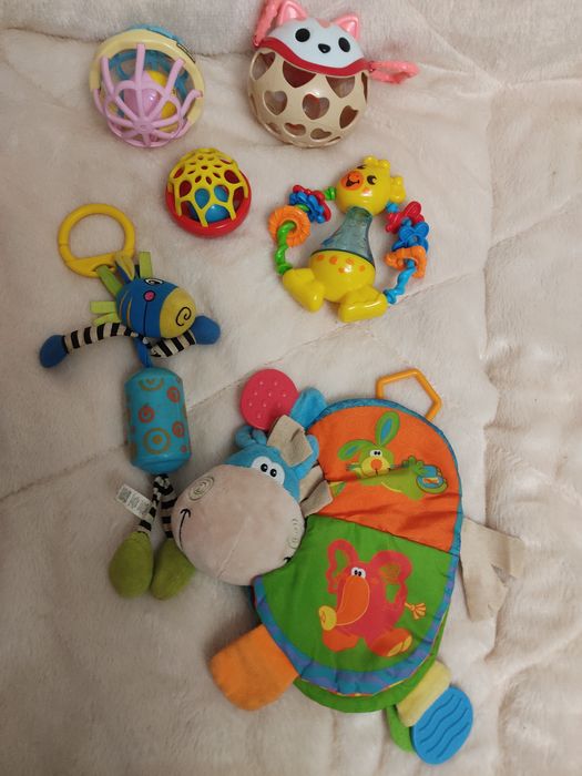 Игрушки в коляску,подвеска,развивающие игрушки