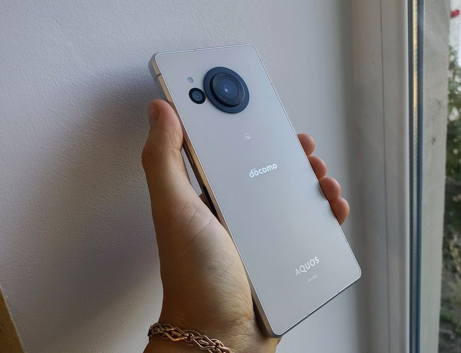 Мощный смартфон Sharp AQUOS R8 - 2sim IP68 8Gen2 6.4 240гц 256gb