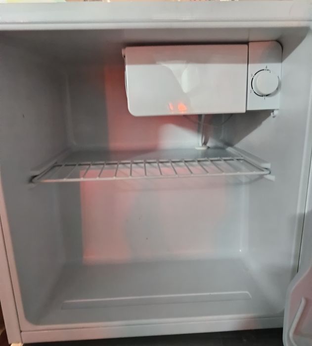 Frigorífico mini bar, basicamente novo