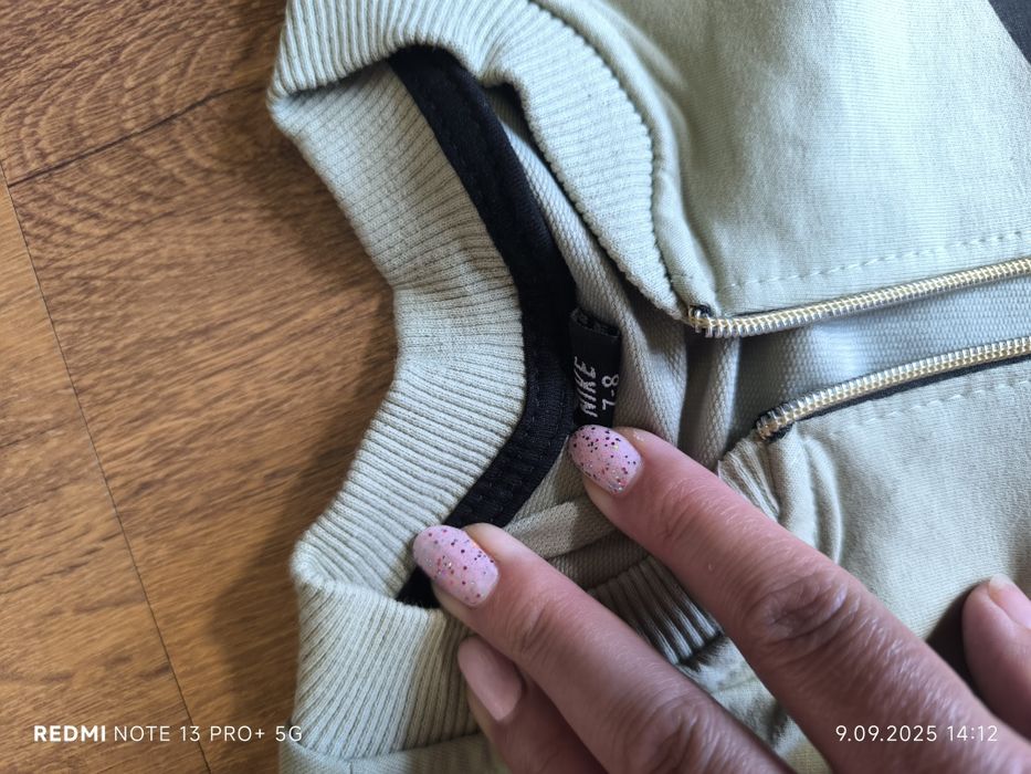 Dres Nike dziewczęcy 122-128 nowy