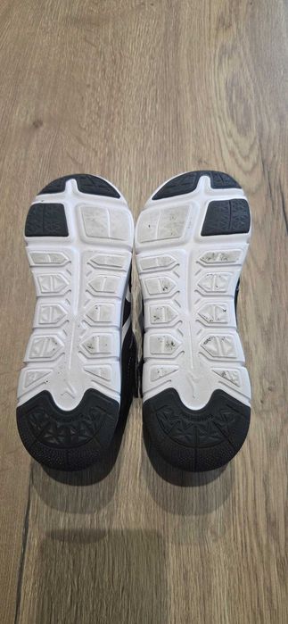 Czarne buty sportowe NEWFEEL - rozmiar 36