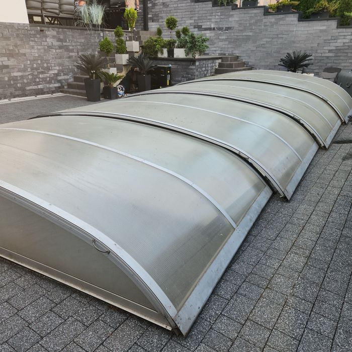 Zadaszenie basenu, pokrycie.